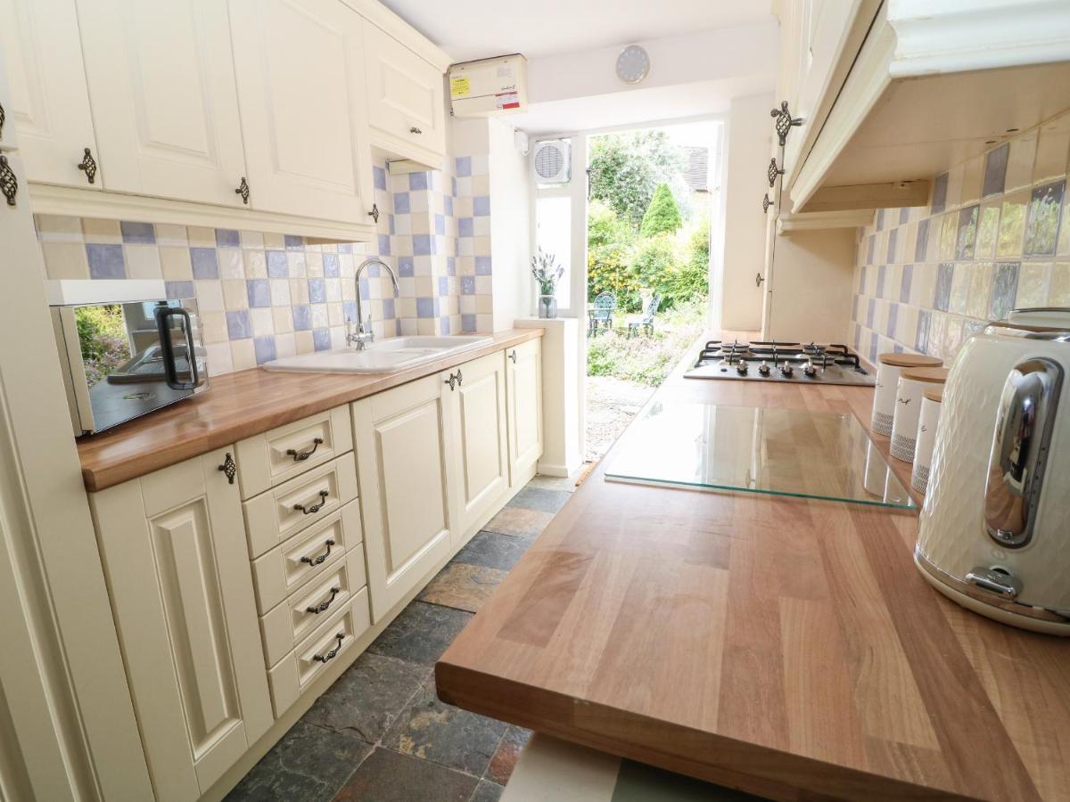 Tuesday Cottage Bourton-on-the-Water Bagian luar foto