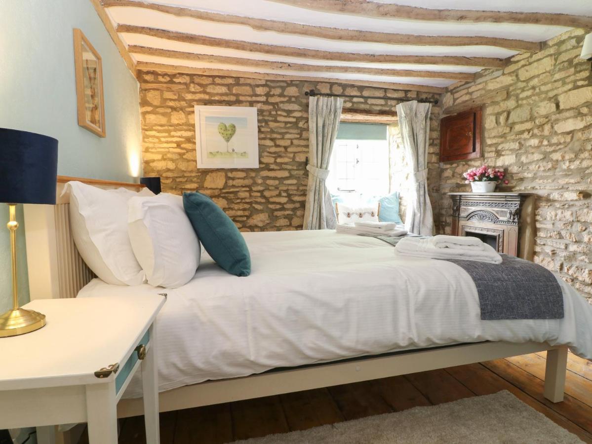 Tuesday Cottage Bourton-on-the-Water Bagian luar foto