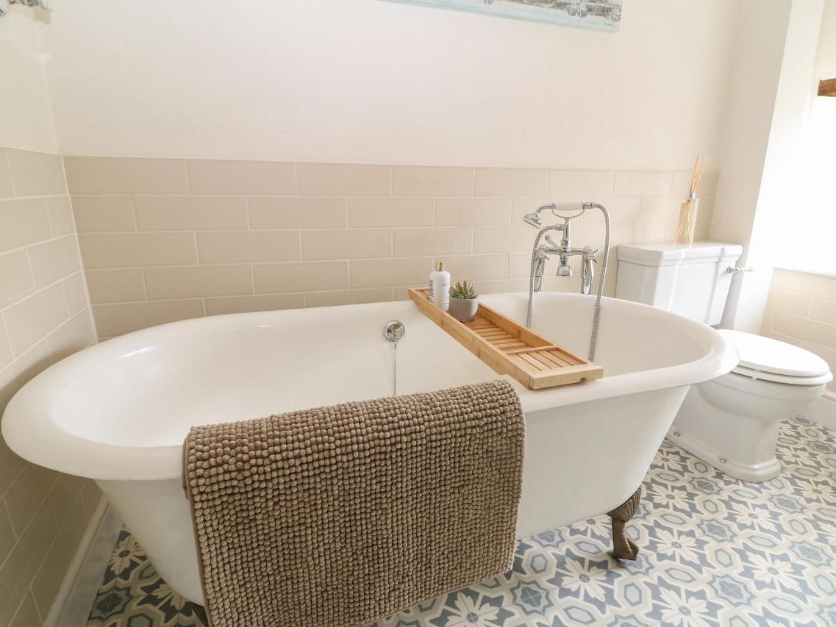 Tuesday Cottage Bourton-on-the-Water Bagian luar foto