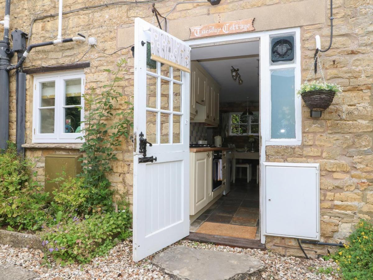 Tuesday Cottage Bourton-on-the-Water Bagian luar foto