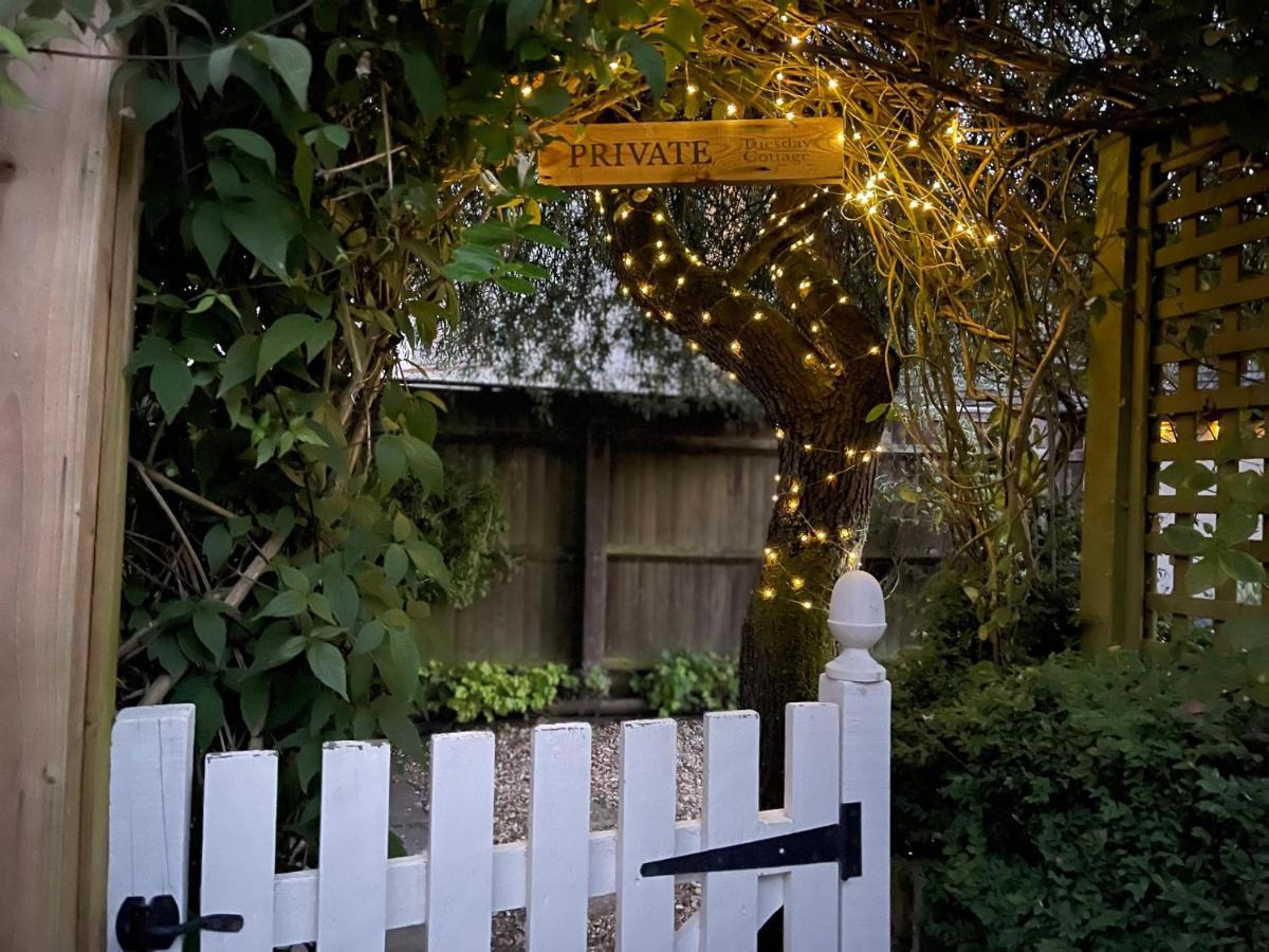 Tuesday Cottage Bourton-on-the-Water Bagian luar foto